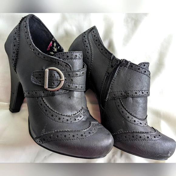 Shi by Journeys Women's Ankle Booties - Picture 7 of 15